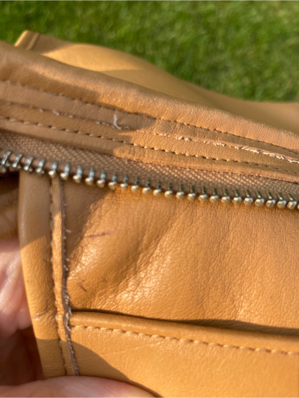 VINTAGE COACH BAG (RARE COLOR) - Picture 10 of 13